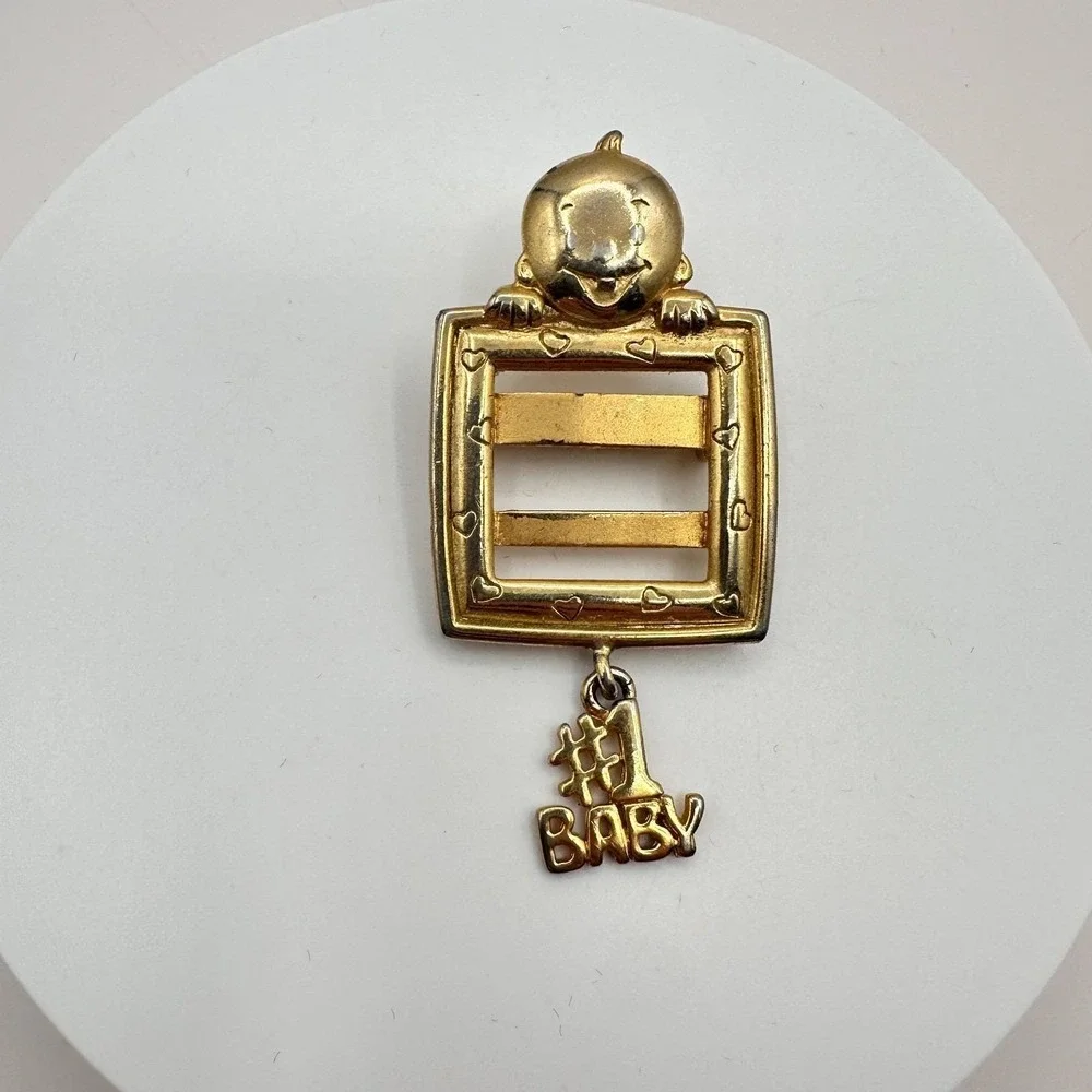 Vintage 90s Gold Tone #1 Baby Picture Frame Brooch Pin Charm Motherhood Jewelry‎